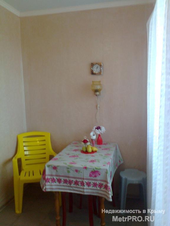Продам в Коктебеле (от Феодосии 15 км, ходит городская маршрутка) отличную 1 комнатную квартиру с мебелью в отличном... - 17