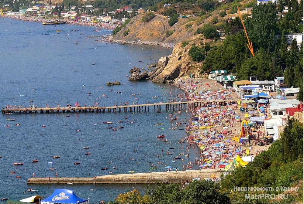 Продам уникальный дом в Крыму на ЮБК, на самом берегу под огромными соснами. В поселке Малореченское. Дом небольшой... - 6