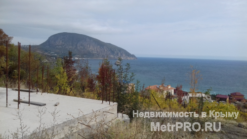 Продается участок в Гурзуфе, с потрясающим видом на всю бухту и Аю-даг. Благодаря расположению, вид вам никто и... - 1