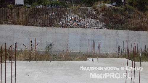 Продается участок в Гурзуфе, с потрясающим видом на всю бухту и Аю-даг. Благодаря расположению, вид вам никто и... - 4