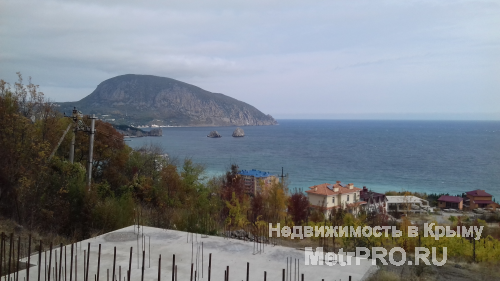 Продается участок в Гурзуфе, с потрясающим видом на всю бухту и Аю-даг. Благодаря расположению, вид вам никто и... - 8