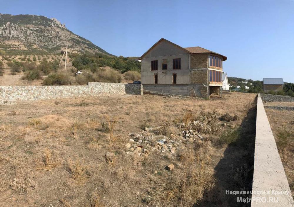 Продаётся дом в селе Лучистое г. Алушта. Вся площадь дома составляет 450 кв.м., 2 этажа цокольный этаж, дом под... - 5