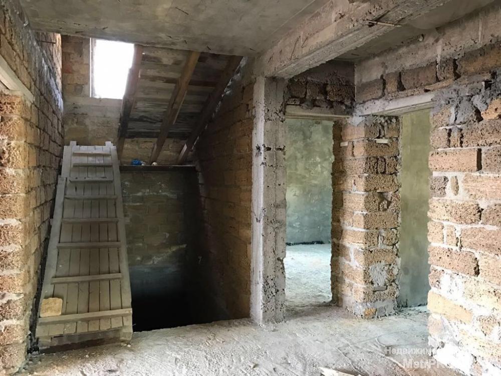 Продаётся дом в селе Лучистое г. Алушта. Вся площадь дома составляет 450 кв.м., 2 этажа цокольный этаж, дом под... - 13