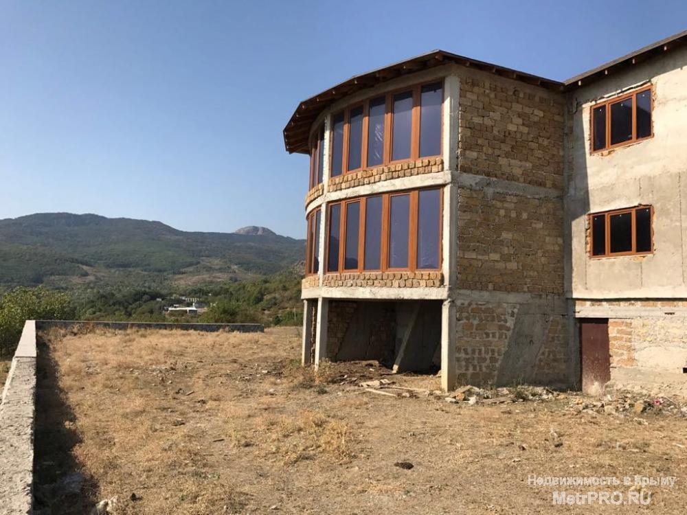 Продаётся дом в селе Лучистое г. Алушта. Вся площадь дома составляет 450 кв.м., 2 этажа цокольный этаж, дом под... - 14