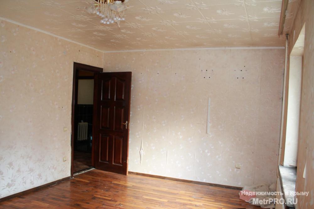 Продается 2-х комнатная квартира в г.Алушта по ул.Виноградная, дом 26. Квартира находится на 1 (высоком) этаже/10-и... - 2