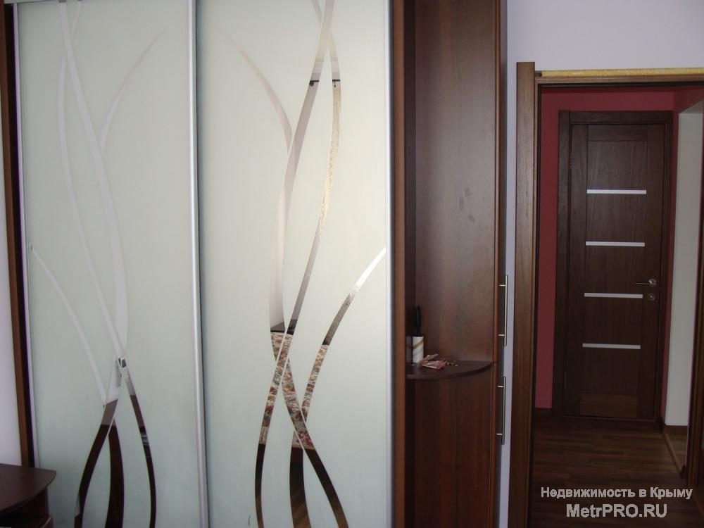 Предлагается на продажу 2-комнатная квартира в Массандре в новом жилом доме. У дома свой тиий закрытый двор, детская... - 5