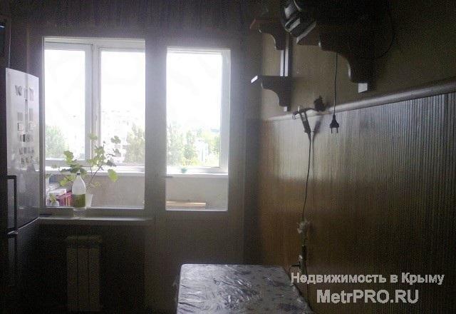 ​Продам уютную 2-к квартиру на пр-те Генерала Острякова, ост. Хрюкина (1 мин ходьбы), 9/12 панельного дома. Квартира... - 4