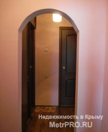 Продается двухкомнатная квартира. Общая площадь 62,7 м ( комнаты 18 и 12 м). Квартира в   отличном состоянии, теплая,... - 2