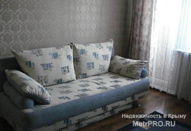 Продается двухкомнатная квартира. Общая площадь 62,7 м ( комнаты 18 и 12 м). Квартира в   отличном состоянии, теплая,... - 10
