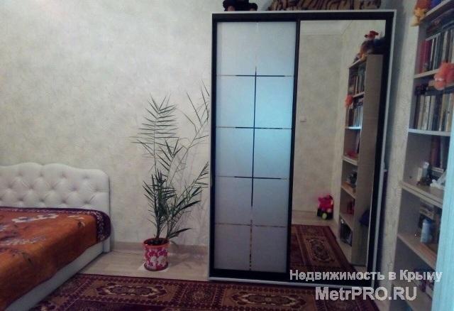 Продам двухкомнатную квартиру ул. Горпищенко, дом 10 (Малахов Курган). Стены толстые из инкерманского камня, потолок...