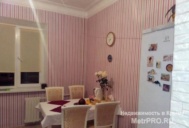 Продам двухкомнатную квартиру ул. Горпищенко, дом 10 (Малахов Курган). Стены толстые из инкерманского камня, потолок... - 2