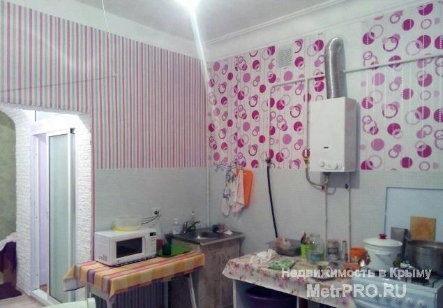 Продам двухкомнатную квартиру ул. Горпищенко, дом 10 (Малахов Курган). Стены толстые из инкерманского камня, потолок... - 3
