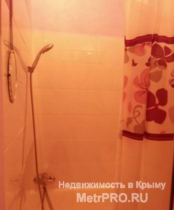 Продам двухкомнатную квартиру ул. Горпищенко, дом 10 (Малахов Курган). Стены толстые из инкерманского камня, потолок... - 8
