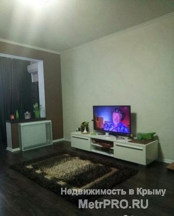 Продам двухкомнатную квартиру. Квартира очень уютная и теплая.Продается со всей техникой и мебелью.Море 15мин... - 3