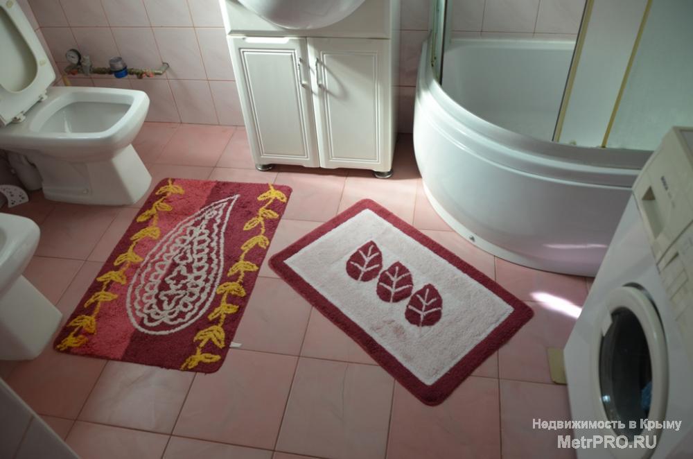 Предлагаем к покупке две квартиры в центральной части Ялты. Квартиры расположены на 1 этаже 1 этажного дома. Дом на... - 8