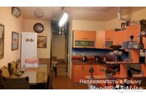 Продам Эллинг в яхт – клубе, 102 м2 , 2 этажа. Балкон 15м2. Первый этаж – гараж 25м2, баня , кухня 25м2, туалет.... - 1