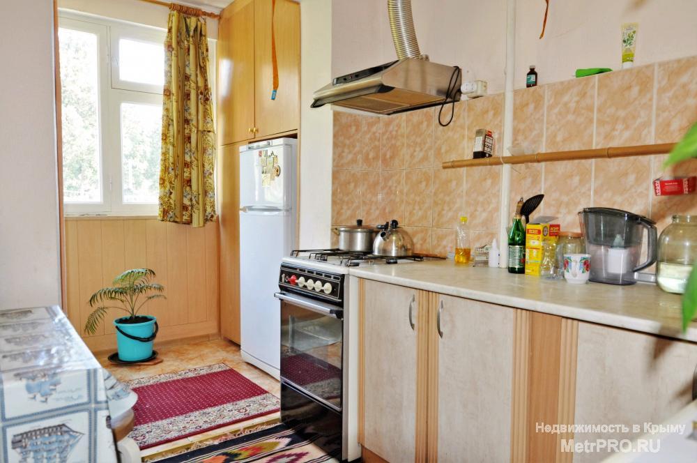 Предлагается к покупке 2 комнатная квартира в Ялте по улице Кирова.  Квартира расположена на 4 этаже 5 этажного дома.... - 4