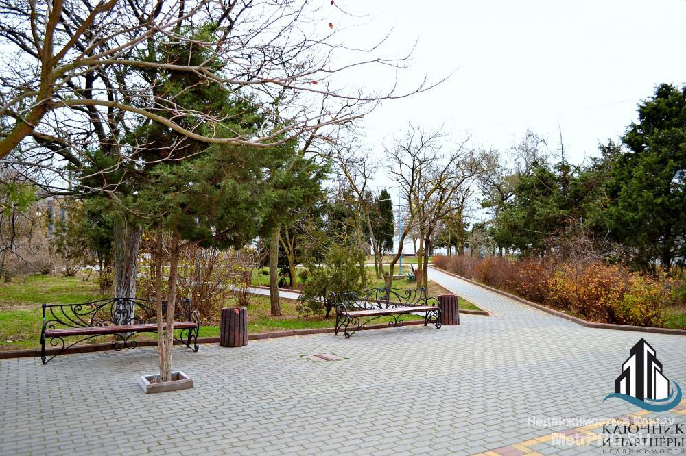 В посёлке Орджоникидзе - район Феодосии на восточном побережье Крыма продаётся коммерческая недвижимость в 100 шагах... - 12