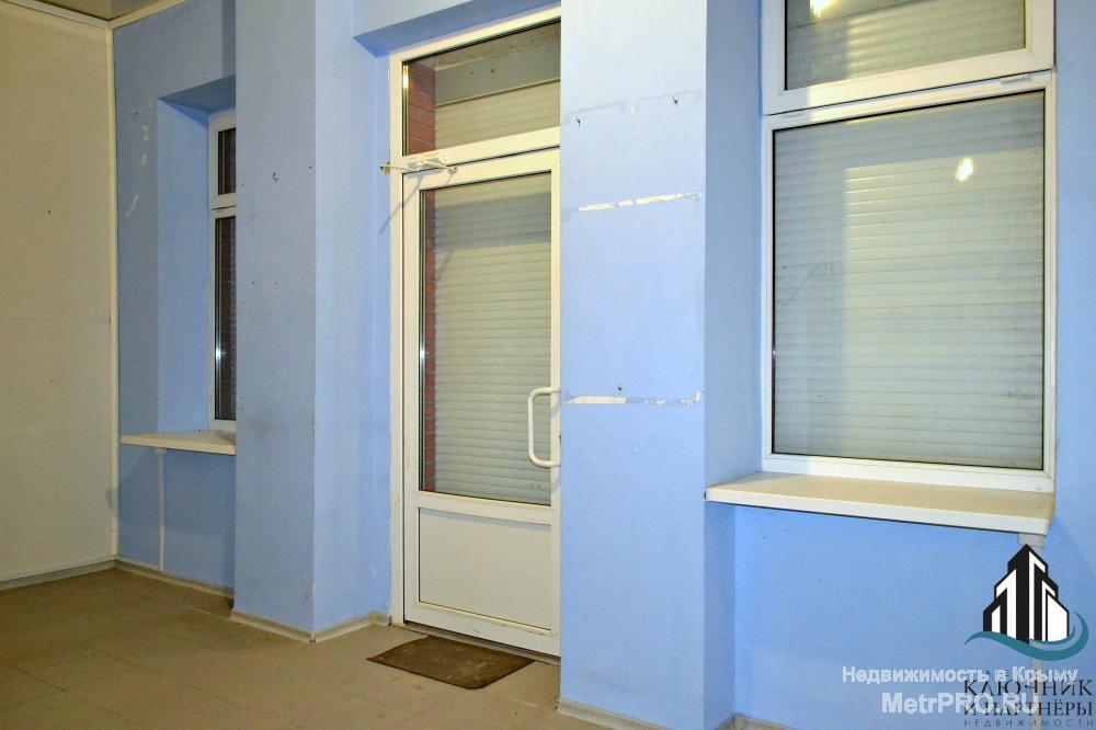 В посёлке Орджоникидзе - район Феодосии на восточном побережье Крыма продаётся коммерческая недвижимость в 100 шагах... - 17