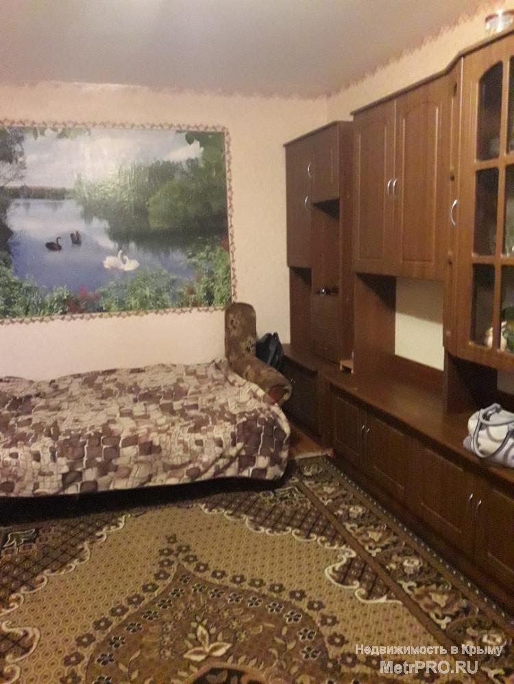 Продается 2-ая квартира на 4 этаже 4 этажного дома. В квартире м/п окна, новые батареи , газ. Косметический ремонт.... - 3