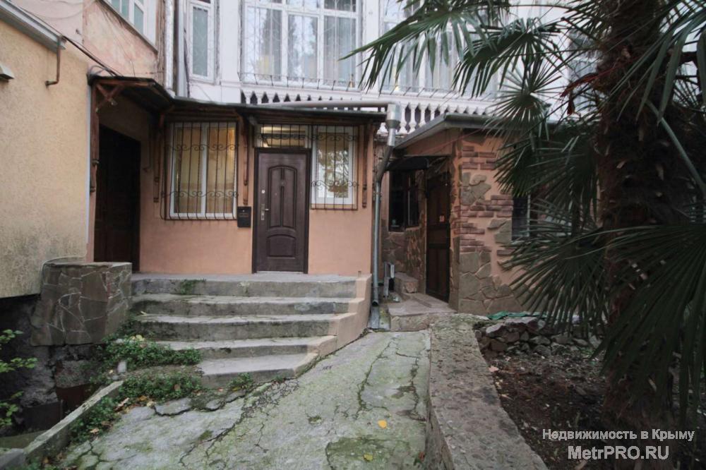2-х комнатная квартира в районе «Спартака», рядом с троллейбусной остановкой «Баня». Вторая линия. Очень тихо....