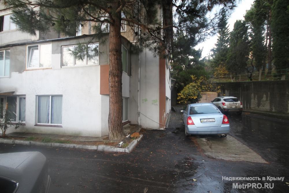 Коммерческая / Продажа / Гостиницы и отели, ЯЛТА, Свердлова улица, 170 000 $ Продается мини гостиница в районе остановке «нижняя дружба» гостиница находиться в жилом доме первый цокольный и... - 14
