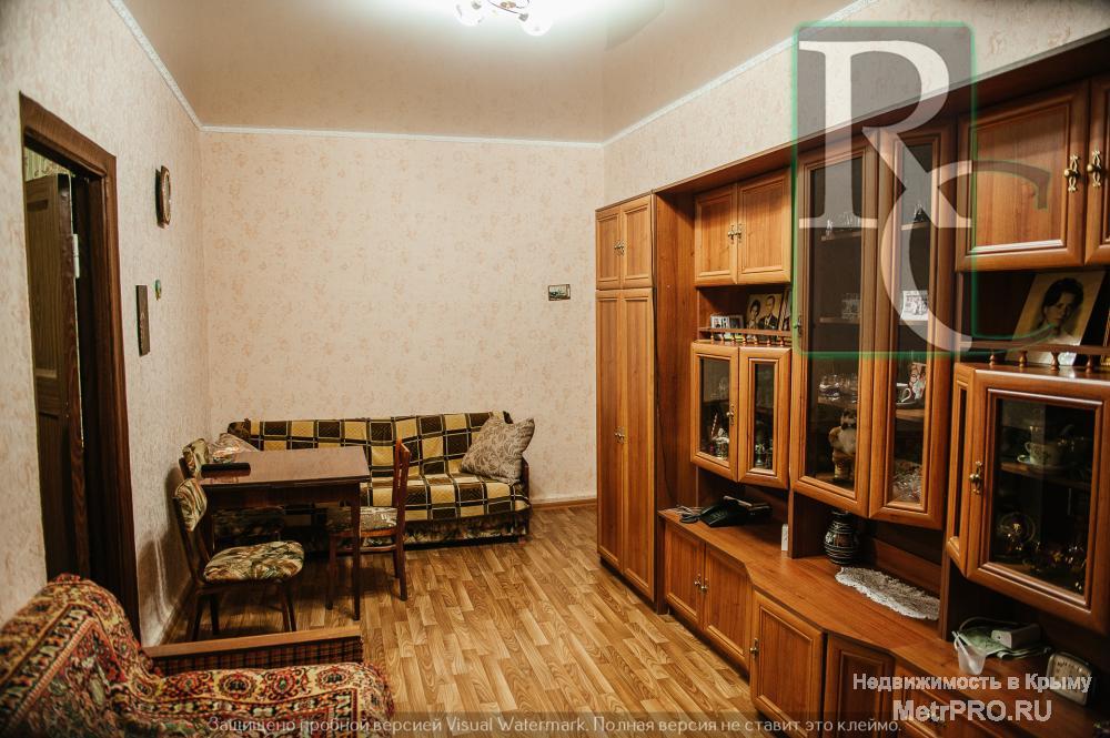 В продаже двухкомнатная квартира на северной стороне! Дом теплый, из инкерманского камня, уникальной планировки -...