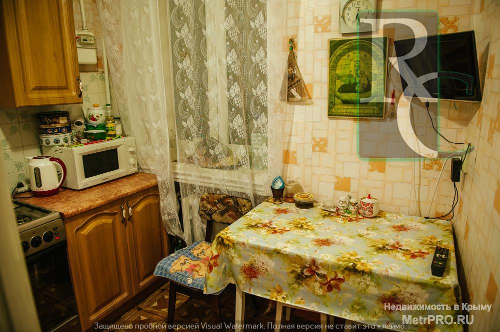 В продаже двухкомнатная квартира на северной стороне! Дом теплый, из инкерманского камня, уникальной планировки -... - 4