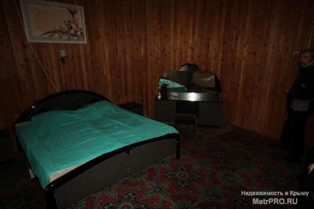 задаются номера в гостинице светлые чистые номера расположены в 2х этажном здании в районе Ливадии. есть номера за...