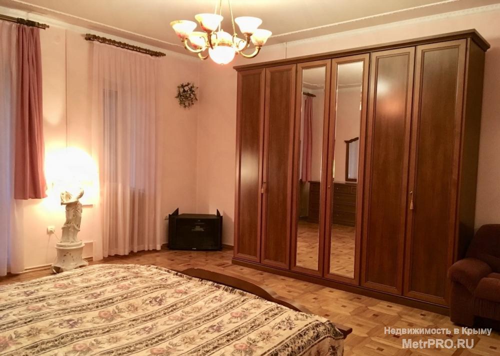 Сдам 3к.кв. в самом центре Симферополя, улица Октябрьская, квартира на 1ом высоком этаже 4х этажного дома. Общая... - 7