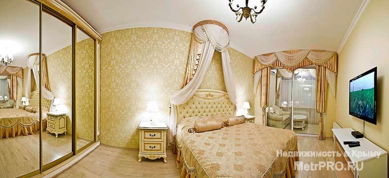 Сдается шикарная просторная квартира в центре Севастополя. Квартира в светлых тонах, с отличным ремонтом и красивой...
