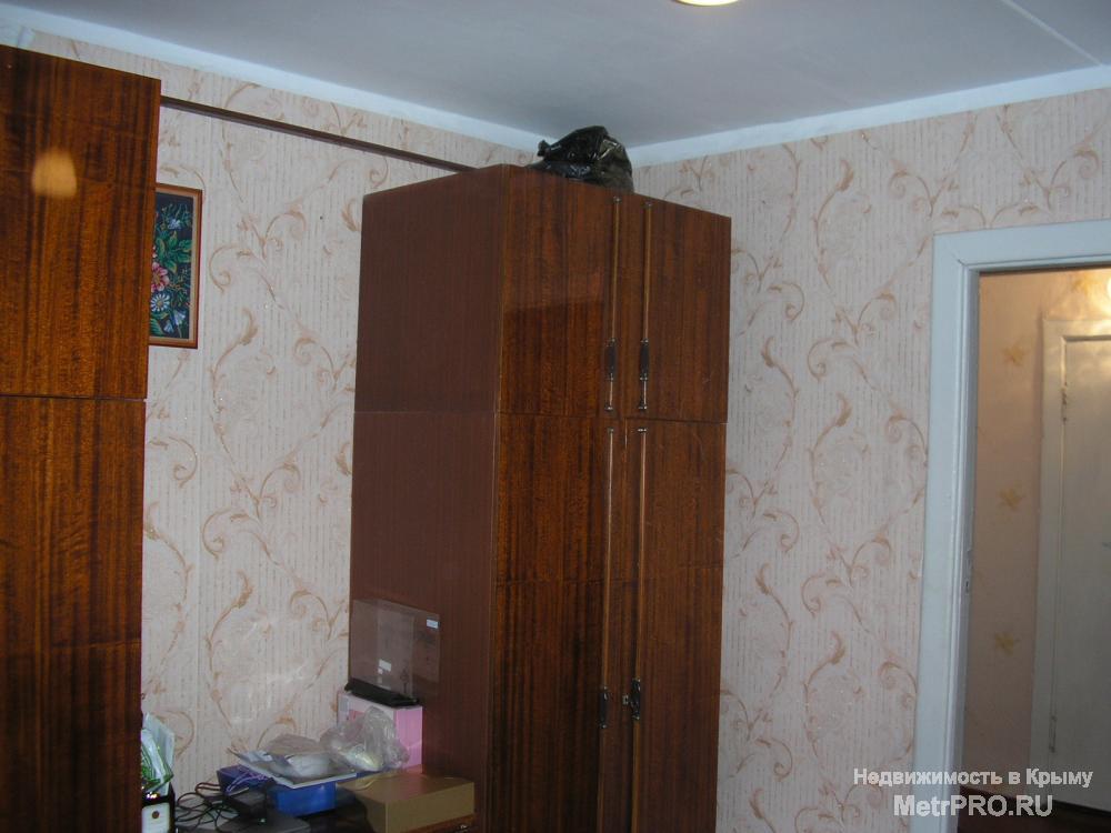 Продам трехкомнатную 'чешку' в центре Балаклавы на ул.Кирова, 4/5 этаж, 69/40/8, лоджия с видом на море и балкон - во... - 2