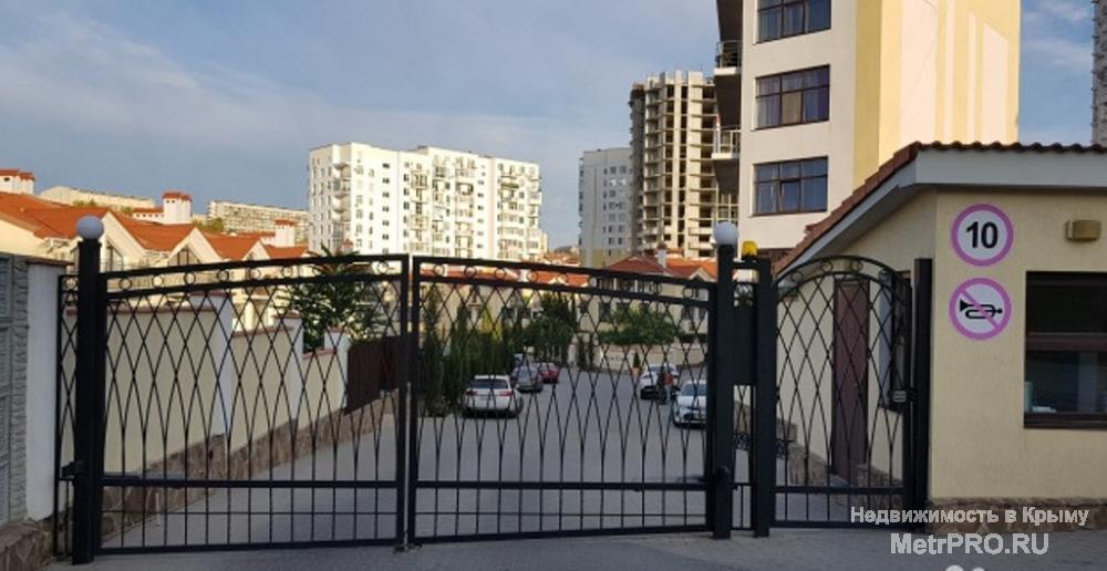 Продаются квартиры в 3-этажном таунхаусе в элитном жилом комплексе Dream Town (Дрим Таун) в Севастополе на берегу...