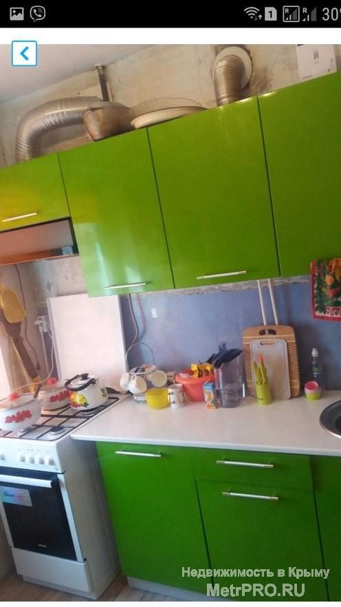 Продается 1-а квартира на 1 этаже 5 этажного дома. Квартира жилая, есть газ. Рядом инфраструктура: магазины, рынок,... - 3