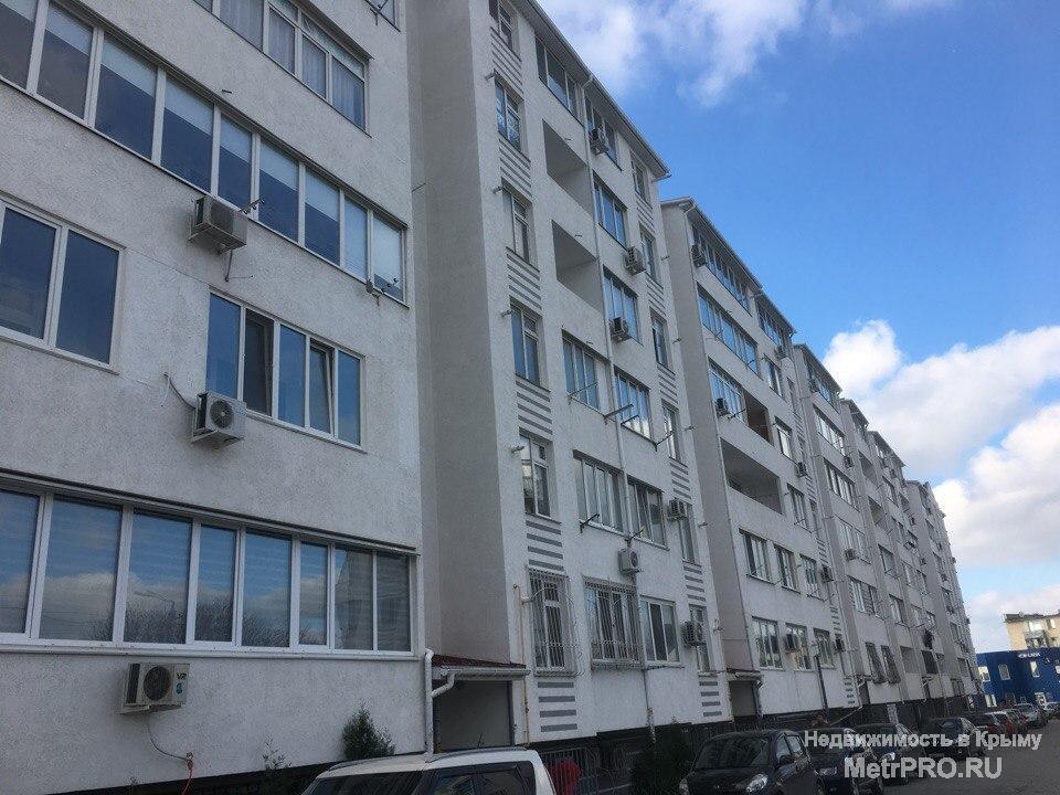 Отличная 1 ком. квартира в новом сданном доме в Камышовой бухте.     Возможно использовать Ипотеку и Материнский...