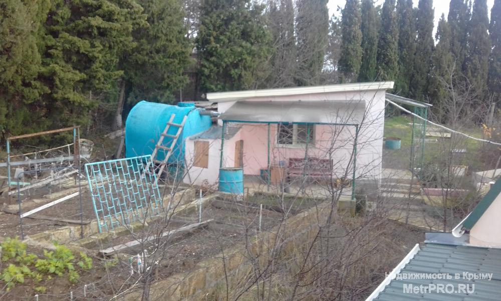 Продается дом в живописном месте города Алупка. Дом площадью 96 м2, располагающегося на участке в 1000 м2, к участку... - 5