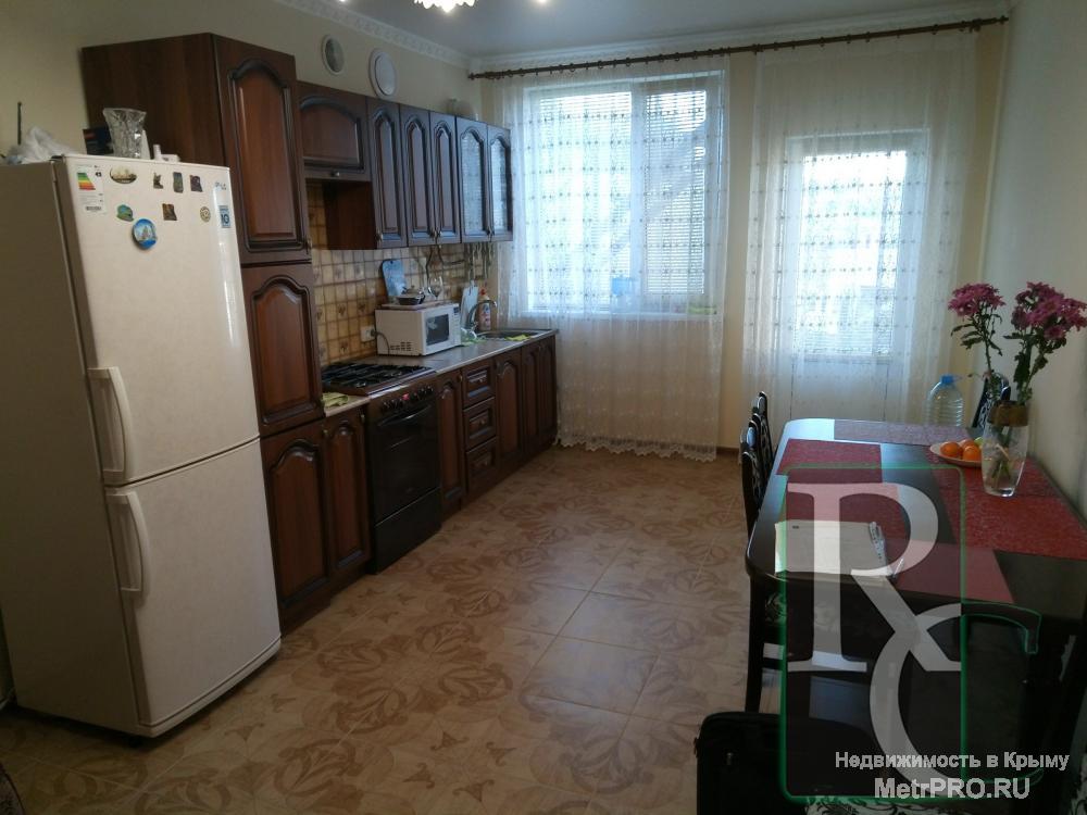 Продается новый светлый 2-х этажный дом площадью 130 кв.м имеющий 2 отдельных входа на каждый этаж. Дом 2017 года... - 2