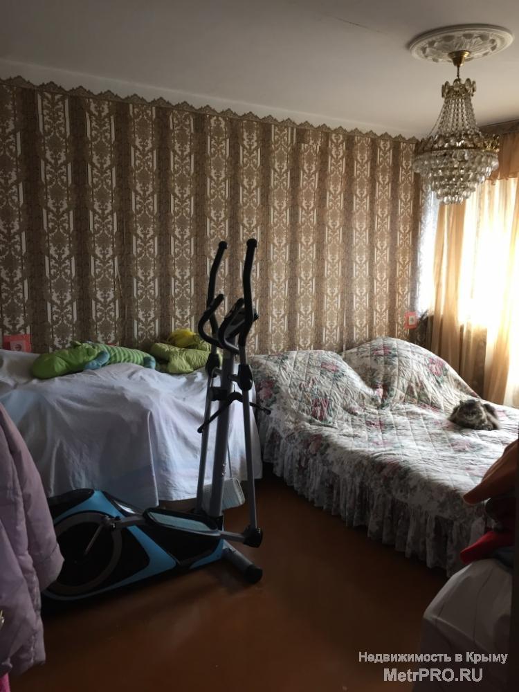 В продаже трехкомнатная квартира(чешка) по ул.Хрусталева. Этаж 3/5, середина дома. Площадь 70/40/10, две застекленные... - 1