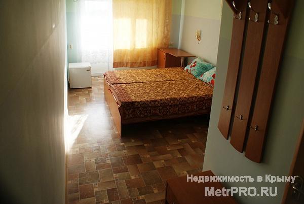 Сдается в аренду на сезон гостиница в Штормовом, Крым  Пансионат представляет из себя двухэтажное здание 2007 года... - 24