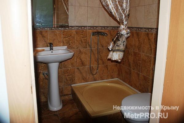 Сдается в аренду на сезон гостиница в Штормовом, Крым  Пансионат представляет из себя двухэтажное здание 2007 года... - 26