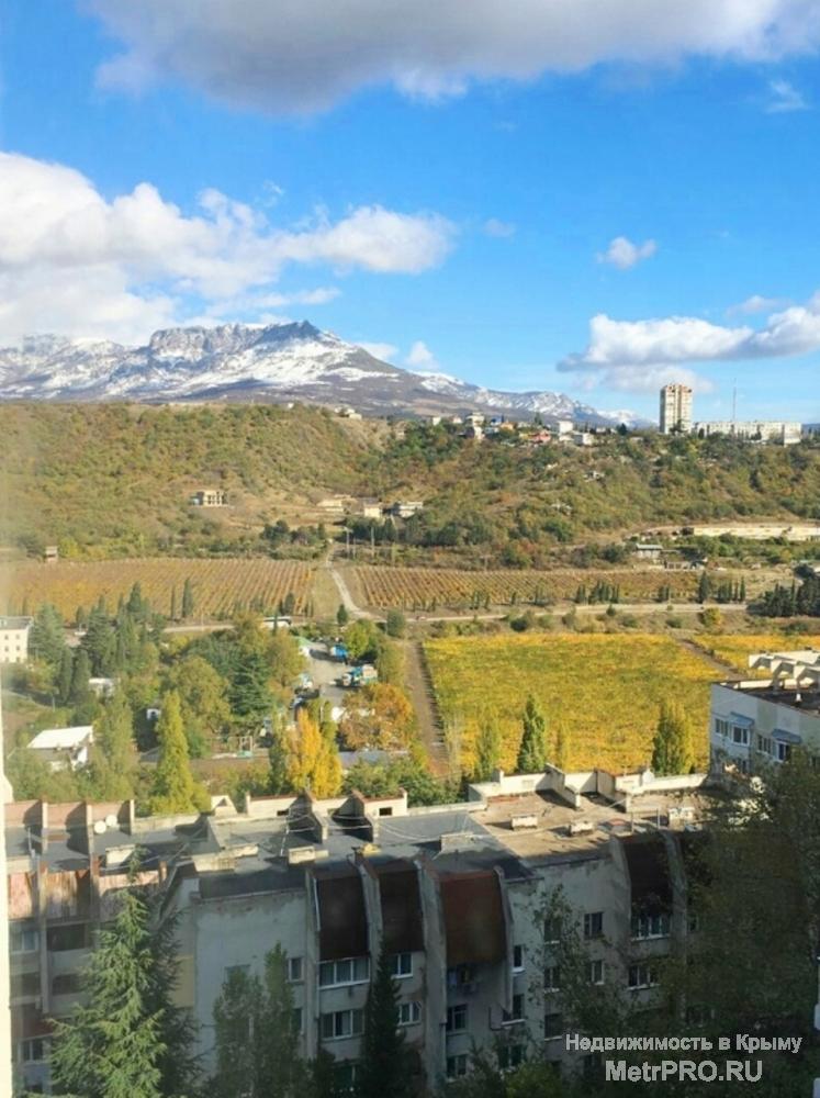 Продам 2 -х комнатную квартиру в Алуште, улица Юбилейная. Квартира с общей площадью в 41,3 кв. м., в которой две... - 9