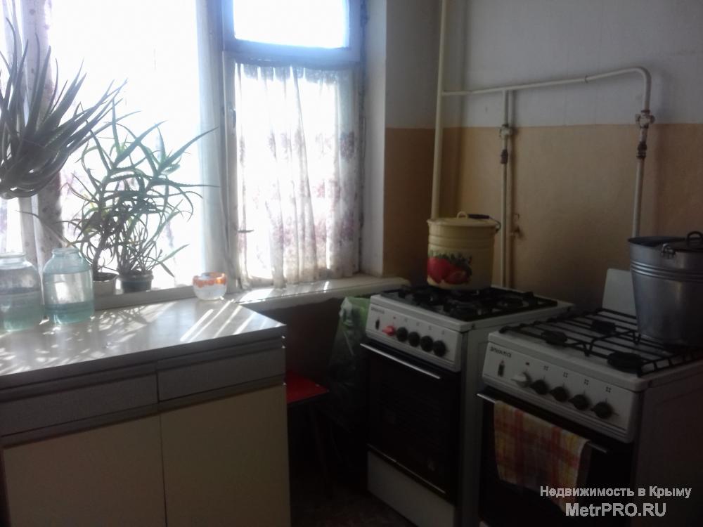 Продам комнату в Камышовой бухте по ул.М.Крылова в блоке на 4 комнаты, комната находится на втором этаже 5 этажного... - 2
