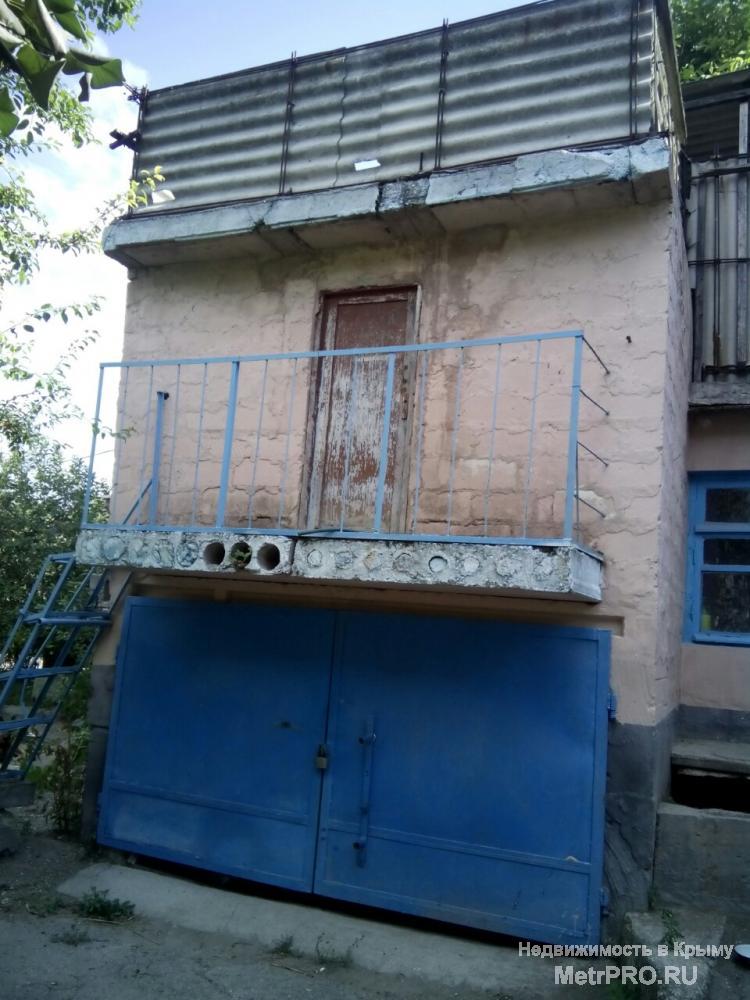 Продам капитальный отдельностоящий дом в городе Белогорске Дом имеет два полноценных этажа,под домом цокольный этаж/... - 2