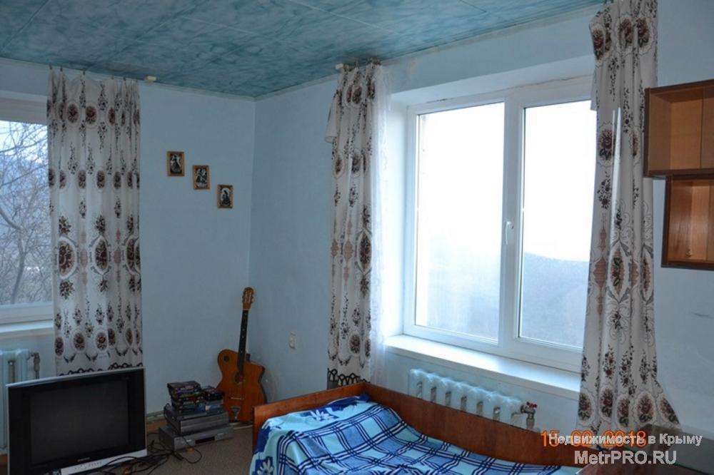 Продаётся 1- комнатная квартира п. Малый Маяк в городе Алушта. Квартира расположена на втором этаже, в двухэтажном... - 1