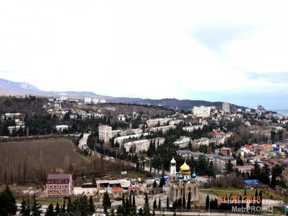 Продам двухкомнатную квартиру г. Алушта, ул. 60 лет ссср. Квартира с прекрасным видом на горы, город и море,... - 16