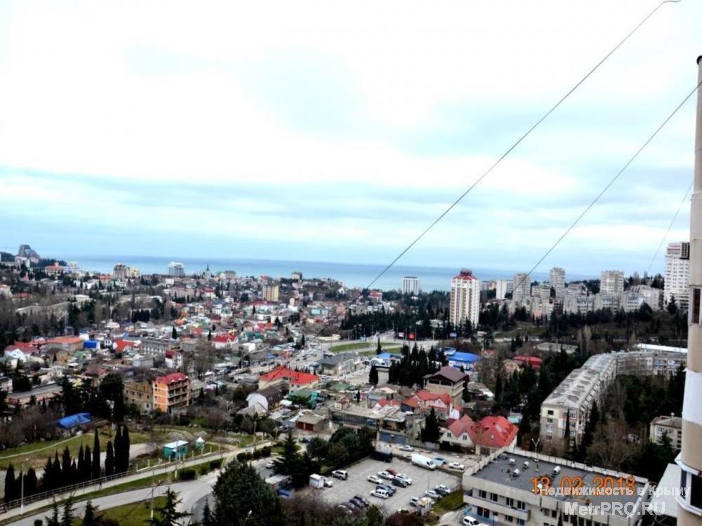 Продам двухкомнатную квартиру г. Алушта, ул. 60 лет ссср. Квартира с прекрасным видом на горы, город и море,... - 25