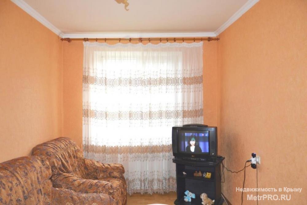 Продам двухкомнатную квартиру в Алуште, район автовокзала.  Квартира расположена на пятом этаже, в пятиэтажном доме...