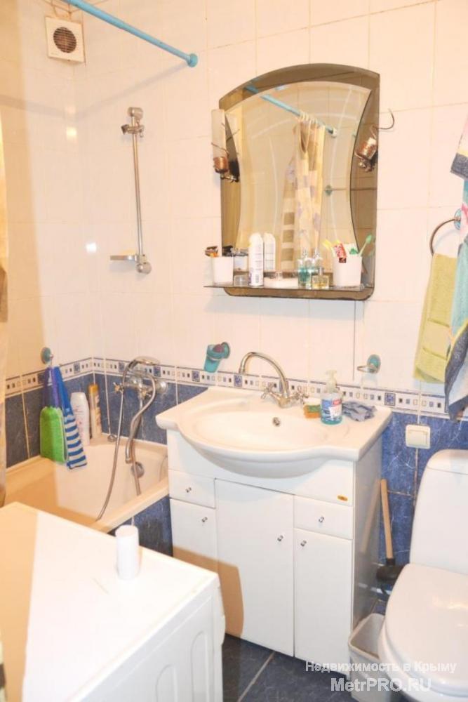 Продам двухкомнатную квартиру в Алуште, район автовокзала.  Квартира расположена на пятом этаже, в пятиэтажном доме... - 4