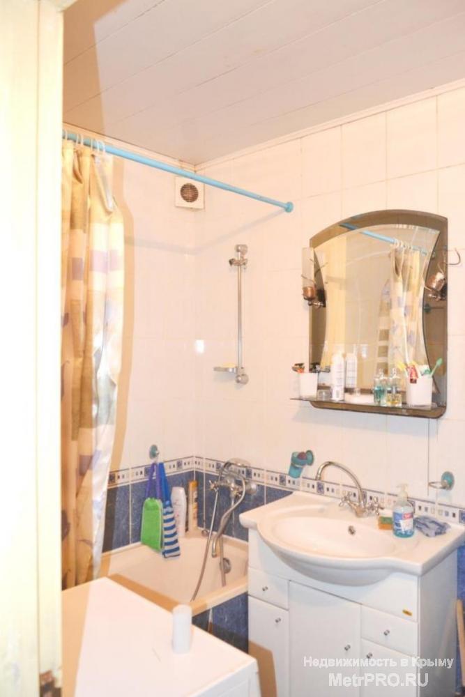 Продам двухкомнатную квартиру в Алуште, район автовокзала.  Квартира расположена на пятом этаже, в пятиэтажном доме... - 5