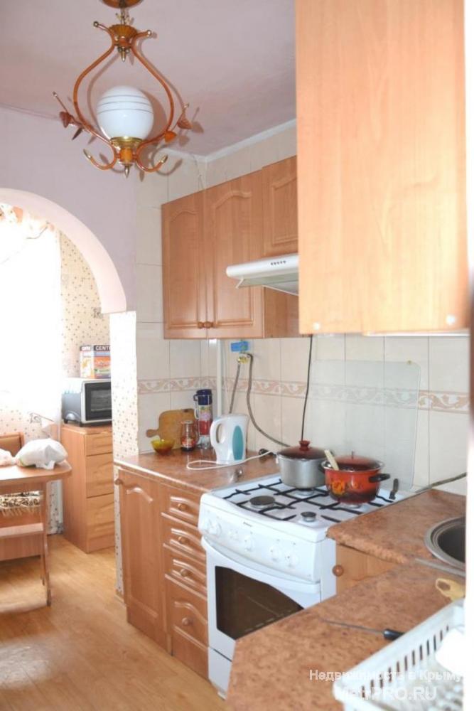 Продам двухкомнатную квартиру в Алуште, район автовокзала.  Квартира расположена на пятом этаже, в пятиэтажном доме... - 6